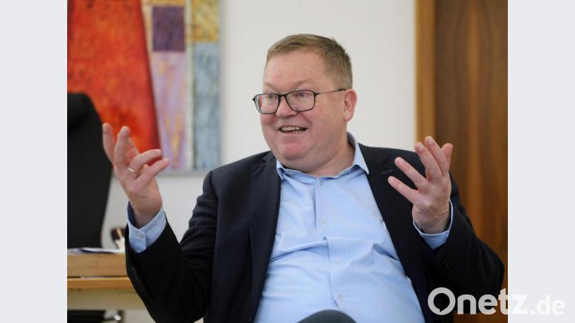 Was das neue Jahr wohl alles bringen wird? Michael Cerny in seinem Büro im Gespräch mit der AZ-Redaktion. Bild: Wolfgang Steinbacher