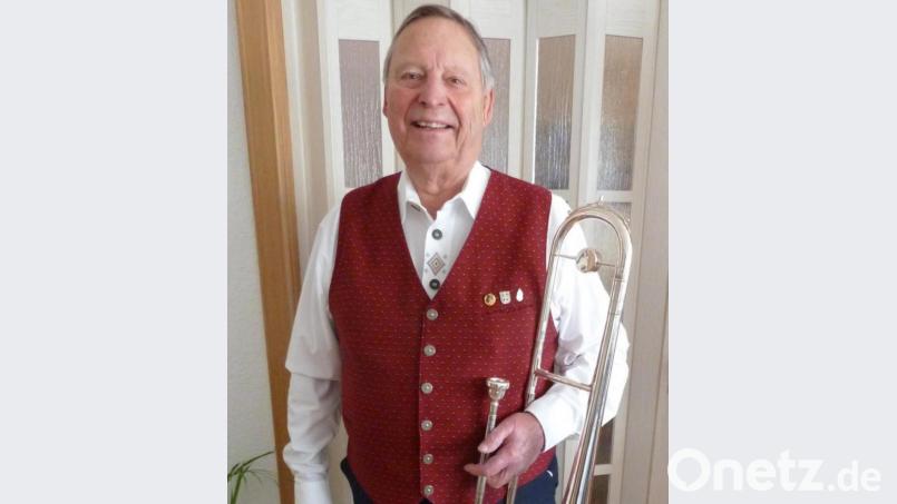 Trauer um Josef Schwarz von der Störnsteiner Blasmusik. Er starb mit 84 Jahren. Bild: Kevin Schwarz/exb