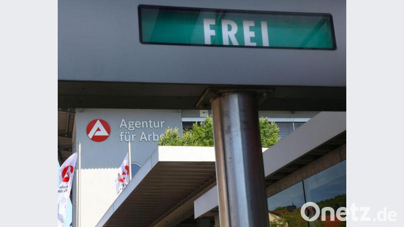 Die Agentur für Arbeit berichtet im aktuellen Arbeitsmarktbericht über etliche freie Stellen, besonders im Bereich Pflege. Bild: Wolfgang Steinbacher