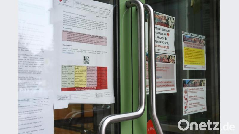 Der Zugang zu manchen Altenheimen in Weiden und dem Landkreis Neustadt/WN ist wegen Covid-19 beschränkt, in einigen Fällen sogar ganz untersagt. Symbolbild: Gabi Schönberger