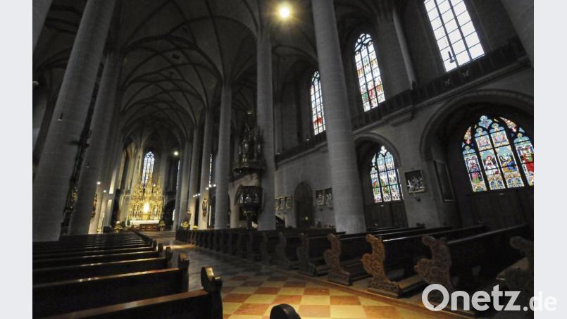 Auch wenn wegen Corona nicht alle Plätze belegt sein dürfen – die Amberger Kirche St. Martin wird an Heiligabend voller sein als auf diesem Foto. Archivbild: Stephan Huber