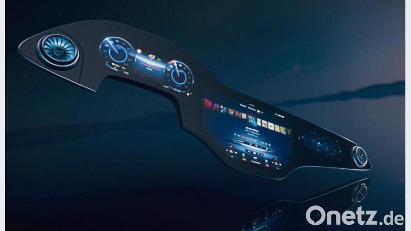 Ganz großes Kino: Der neue Mercedes EQS bekommt eine riesige Bildschirmlandschaft, die sich auf ganzer Breite vor die Insassen spannt. Bild: Daimler AG/dpa