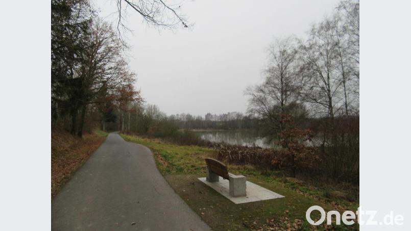 In diesem Bereich, beim Großen Kuglerweiher in der Nähe der Lourdesgrotte und des Mitterhofs, soll ein Aussichtspunkt entstehen. Bild: kgg
