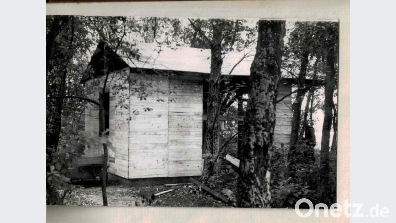 Die Pfadfinderhütte im Aufbau Bild: Otto Bundscherer/exb
