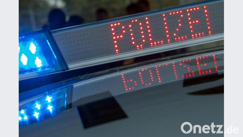 Der Geländewagen, in dem zwei Männer am Samstagabend in Vohenstrauß unterwegs waren, war laut Polizei in Tschechien gestohlen worden. Symbolbild: Jens Büttner/dpa