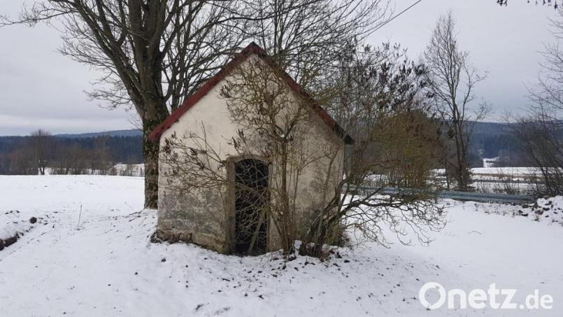 Die kleine Kapelle zwischen Tröbes und Gaisheim ist in Vergessenheit geraden. Bild: gi