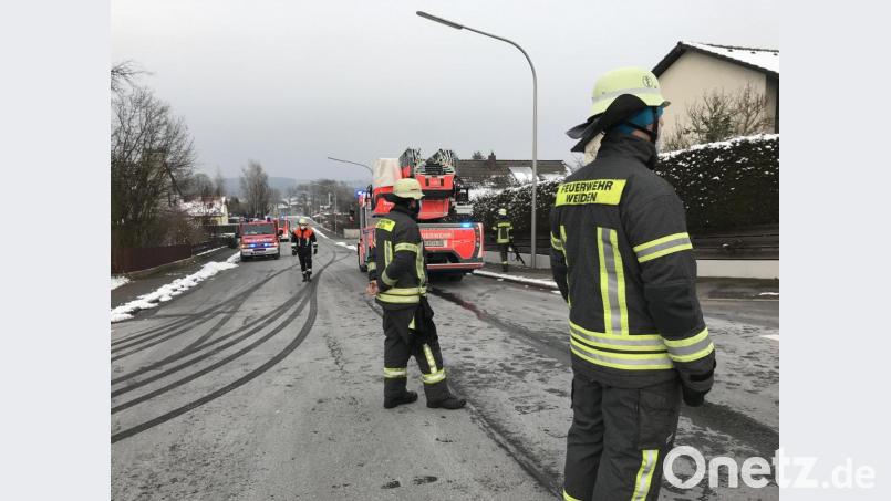 Bei dem Brand in der Montagegrube wurden laut ILS drei Menschen leicht verletzt. Bild: Gabi Schönberger
