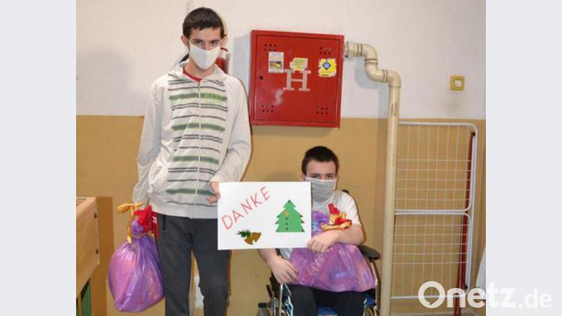 Die Weihnachtsbeutel von Hans Karl sind auch im Behindertenheim von Banja Luka sicher angekommen. Die großen und kleinen Bewohner sind dafür sehr dankbar. Bild: exb