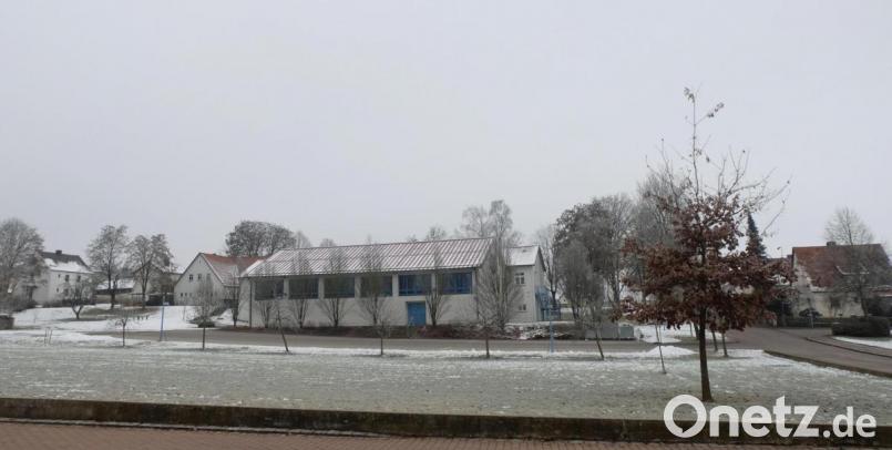 Der Gemeinderat Stulln fasste den grundsätzlichen Beschluss, auf dem Areal Zwischen der Schulstraße und dem Parkplatz der Mehrzweckhalle/Grundschule eine neue Kindertagesstätte zu errichten. Mit der Realisierung soll der Bedarf für zwei Kindergartengruppen und zwei Kinderkrippengruppen gedeckt werden. Bild: ohr