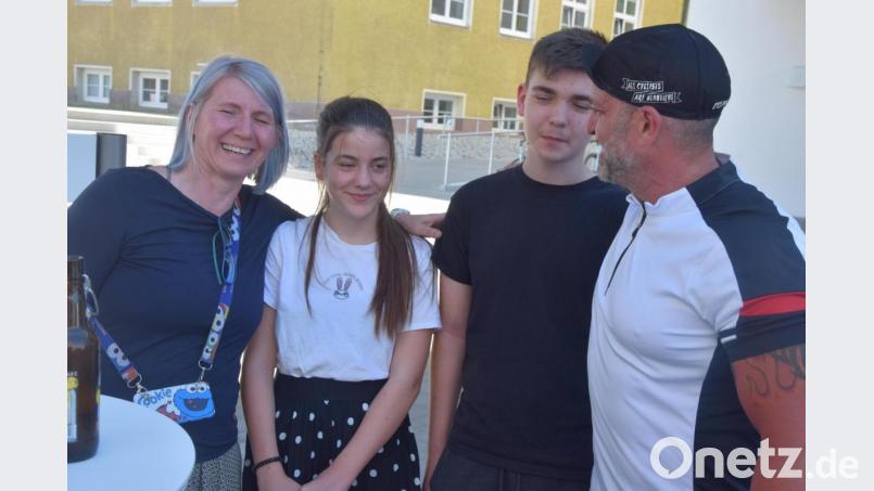 Lebenspartnerin Susanne sowie die Kinder Hanni und Luis freuen sich, ihren Michael (von links) mit einigen Blessuren wieder bei sich zu haben. Bild: fz