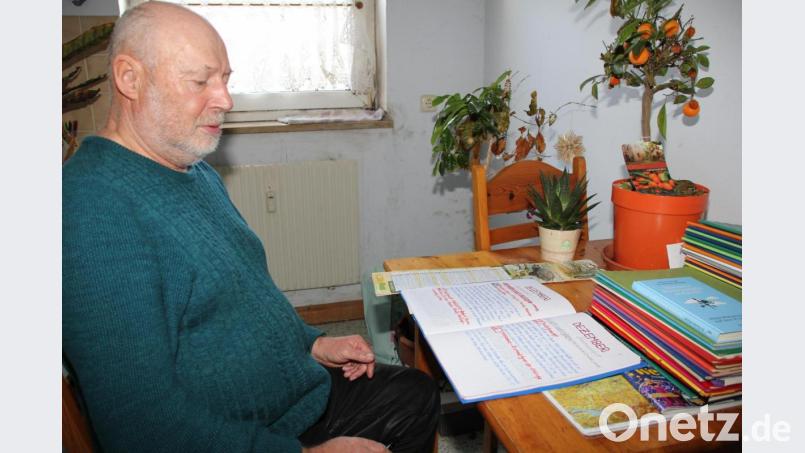 1979 begann Josef Popp Hefte mit seinen Wetterbeobachtungen zu füllen. Für jedes Monat legte er eine Doppelseite an, auf die er zunächst die jeweiligen Lostage und Bauernregeln notierte und sich zu den kirchlichen Feiertagen theologische Gedanken machte. Bild: ads