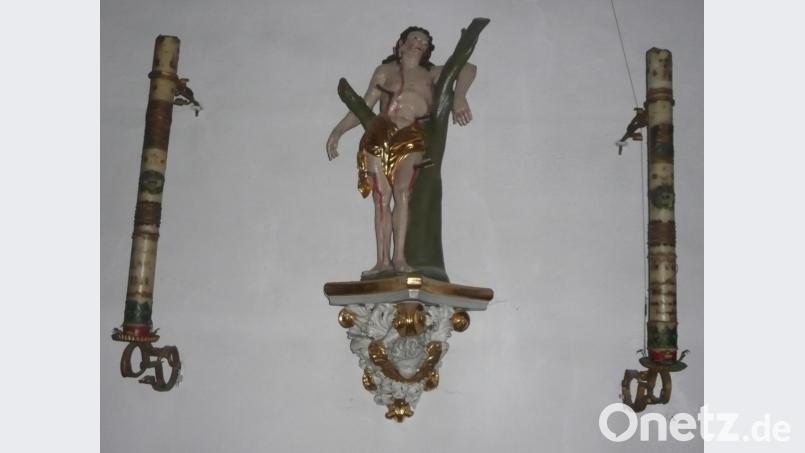Während des Jahres steht die Statue des heiligen Sebastian an der rechten Wand des Presbytheriums in der Pfarrkirche Sankt Andreas in Winklarn. Bild: amö