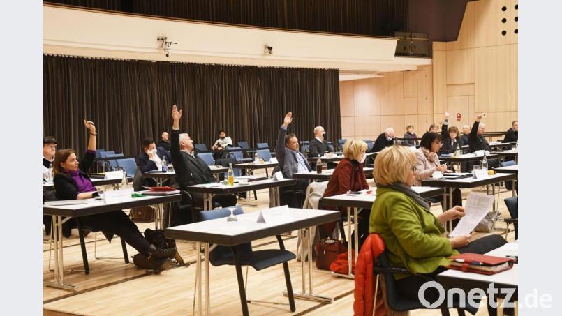 Wie sicher ist derzeit die Arbeit als Stadtrat in Weiden? Ein Stadtrat hakt in dieser Frage nach. Archivbild: Gabi Schönberger