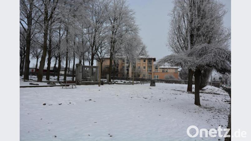 Im Frühjahr sind rund um das Kriegerdenkmal Anpflanzungsmaßnahmen geplant, zudem ist eine Beleuchtung der Anlage angedacht. Bild: jr