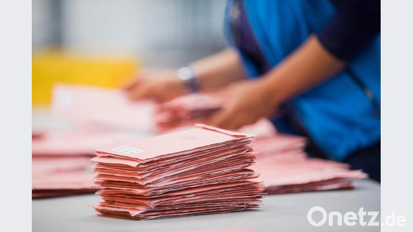 Bis die Wahlhelfer am 26. September die Wahlbriefe mit den abgegebenen Stimmen für die Bundestagswahl sortieren können, müssen erst mal die Parteien ihre Vorbereitungen abschließen. Symbolbild: Rolf Vennenbernd