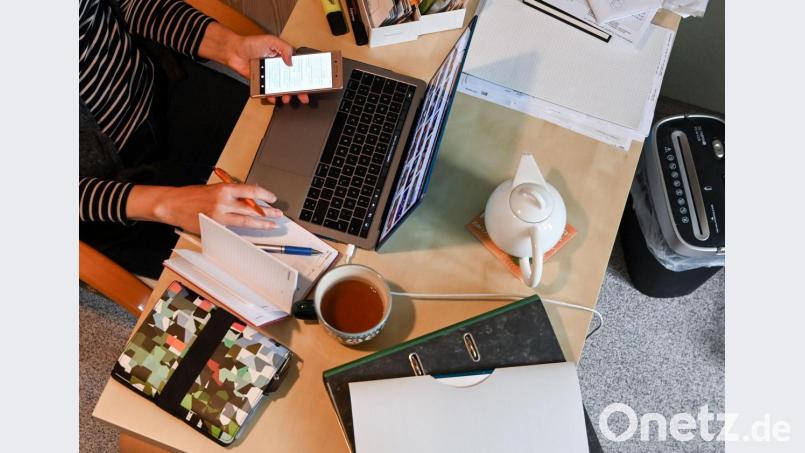 Bürojob in Coronazeiten heißt jetzt immer öfter: Arbeit im Homeoffice. Symbolbild: Jens Kalaene/dpa