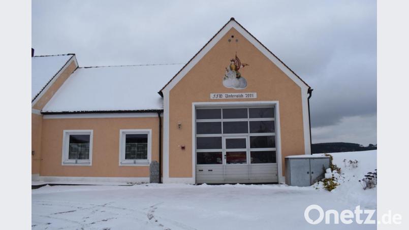 Bei der Feuerwehr Unteraich ist die gesetzlich festgelegte Dienstzeit des Kommandanten von sechs Jahren abgelaufen. Bis zur Neuwahl wurde Matthias Irlbacher weiterhin als Notkommandant bestellt. Bild: bnr