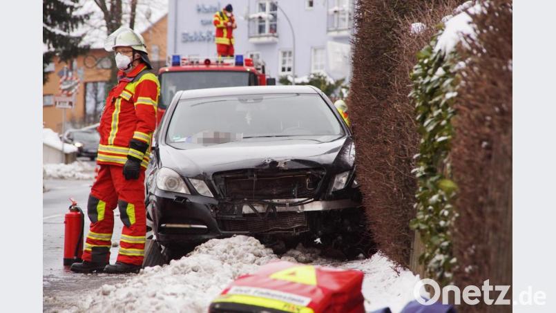 In Falkenstein ist ein Auto in eine Familie gerollt. Bild: Simon Stadler