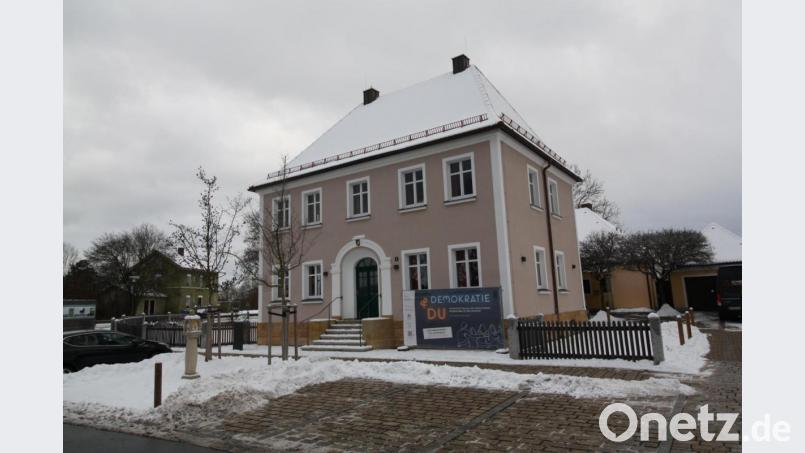 Auf dem Weg zu einer noch generationengerechteren Gemeinde wird ein Quartiersmanagement die Schwarzenbacher begleiten. Ab Februar will Quartiersmanagerin Franziska Schraml-Pöllmann im Bürger- und Kulturhaus Sprechstunden anbieten. Bild: bjp