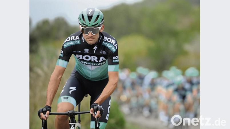 Der Amberger Radprofi Andreas Schillinger bei einer Trainingsfahrt. Der 37-Jährige wurde am Samstag bei einer Fahrt von einem Auto angefahren. Am Ende hatte er aber Glück im Unglück. Bild: Bora-hansgrohe