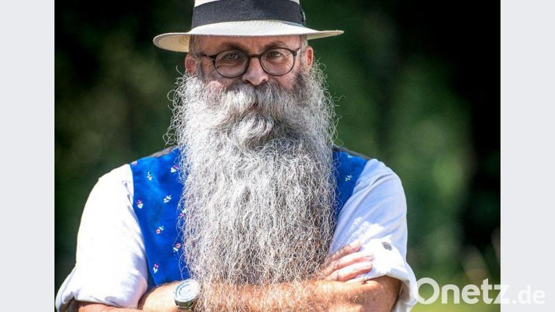 Willi Preuß, Präsident des Ostbayerischen Bart- und Schnauzerclubs. Bild: Gabi Röhrl/exb