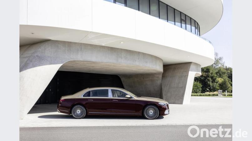 Das Firmengelände von BHS Corrugated in Weiherhammer dient als Drehort für Werbeclips der neuen Mercedes-Maybach S-Klasse. Bild: Mercedes-Benz AG/exb