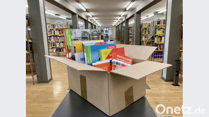 Die Bücher und anderen Medien der Regionalbibliothek Weiden kommen nun per Post heim. Bild: Regionalbibliothek Weiden/exb
