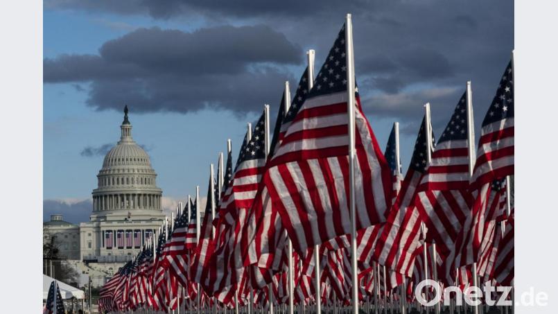 Amerikanische Flaggen auf der National Mall vor dem Kapitol in Washington. Am 20. Januar findet hier die Amtseinführung des designierten US-Präsidenten Biden und der designierten US-Vizepräsidentin Harris statt. Bild: Alex Brandon/AP/dpa