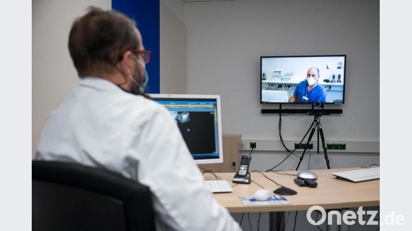 Telemedizin ist nur eines von vielen Gebieten, die bei der Gesundheitsversorgung im ländlichen Raum eine Rolle spielen. In Neunburg läuft dazu momentan eine Ideensammlung. Bild: Sebastian Gollnow/dpa