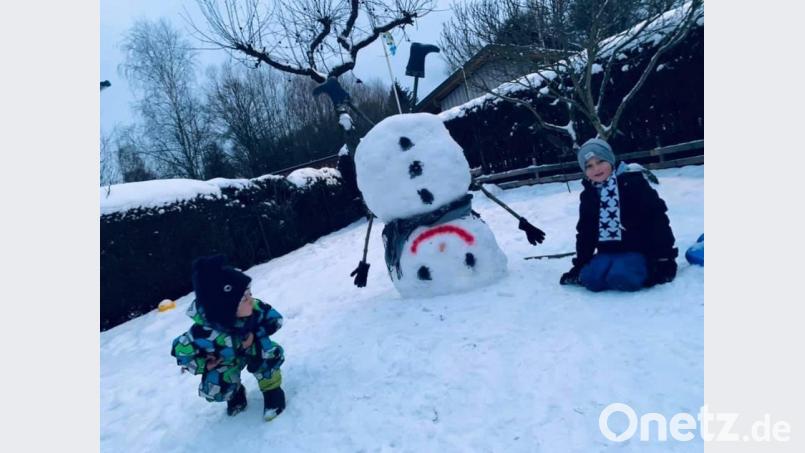 Der Schneemann von Sabrina Arnolds Familie machte einen Kopfstand - dafür gabs den dritten Platz. Bild: sne