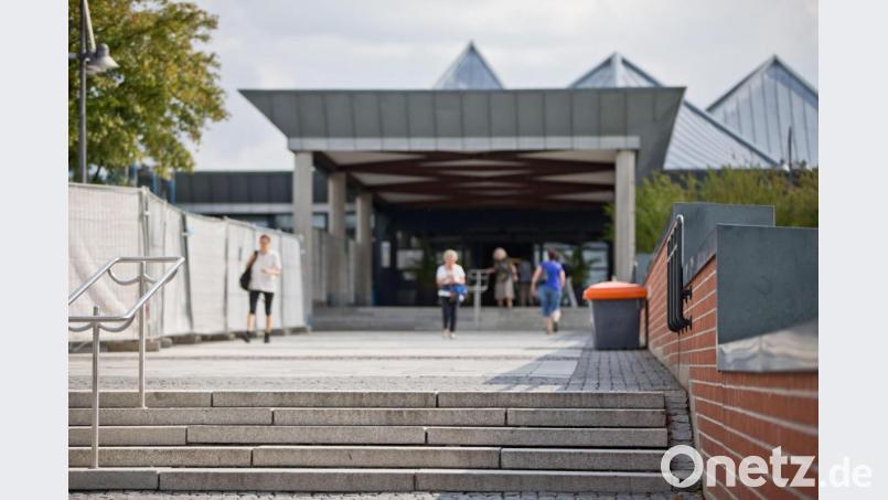 Blick auf den Haupteingang vom Klinikum Bayreuth. Archivbild: Daniel Karmann/dpa