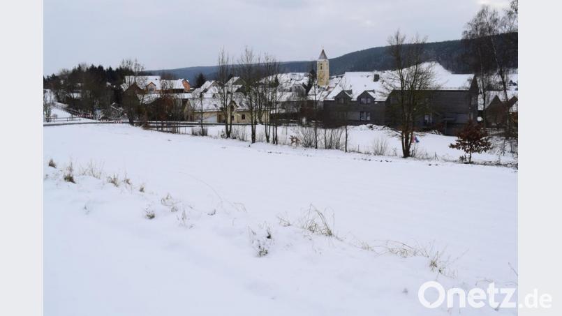 Oberhalb der Grundschule soll das neue Baugebiet &quot;Wiegenäcker&quot; entstehen. Die Planung befindet sich noch ganz am Anfang. Bild: bnr