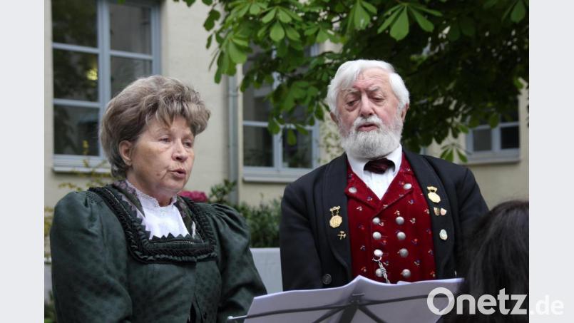 Seit 40 Jahren sind Erika Haberbergerund Konrad Stauber gern gesehene Gäste bei volksmusikalischen Terminen. Bild: ads