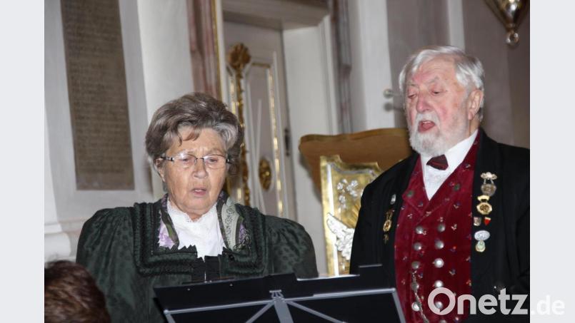 Seit 40 Jahre bereichert der Sulzbacher Zweigesang mit Erika Haberbergerund Konrad Stauber die Volksmusikszene in der Region und darüber hinaus. Hinter ihnen liegen rund 1000 Auftritte. Bild: ads