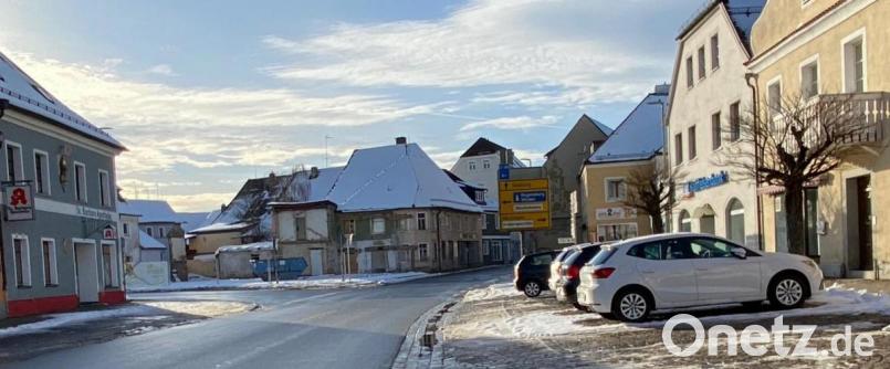 Das Haas-Haus soll nach der Sanierung ein Hingucker sein. Wenn diese Maßnahme abgeschlossen ist, wird die Kreuzung gestaltet. Bild: Völkl