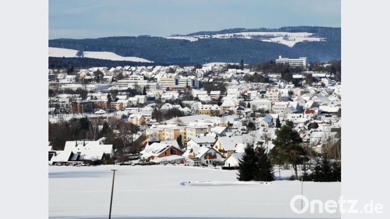 Die Stadt Oberviechtach punktet als Mittelzentrum mit Schulen, Krankenhaus und vielen Einkaufsmöglichkeiten. Auch die rege Bautätigkeit wird sich 2021 fortsetzen. Bild: Portner