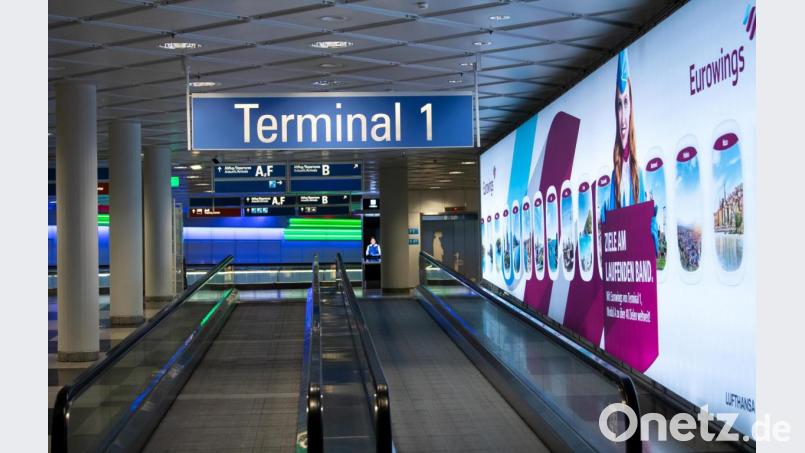 Fast menschenleer zeigt sich das Terminal 1 am Flughafen München. Archivbild: Sven Hoppe