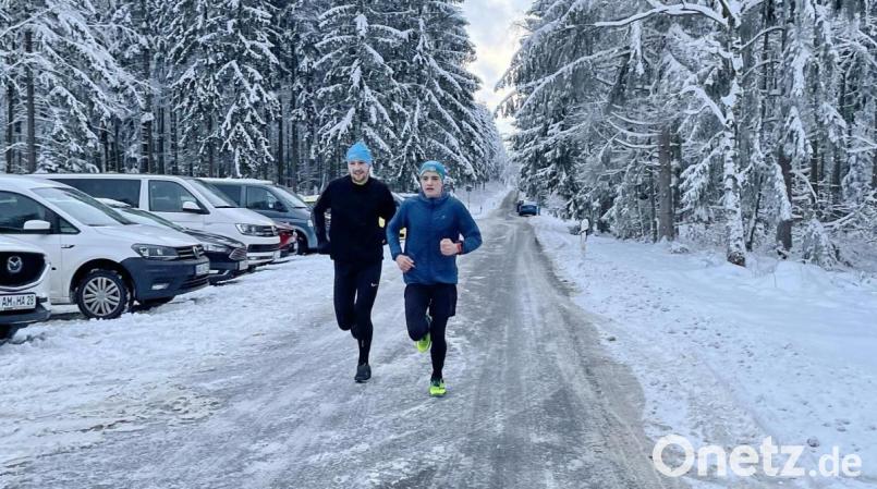 Wo immer auch sich eine Laufstrecke anbot: Mitglieder des CIS Amberg absolvierten genau die Distanz, die sie auch beim Silvesterlauf gerannt wären. Bild: Privat/exb