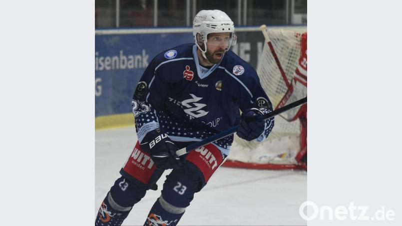 Tolles Comeback von Martin Heinisch nach sechswöchiger Verletzungspause: Der Stürmer der Blue Devils erzielte beim 9:8-Sieg nach Verlängerung in Peiting drei Tore und bereitete einen Treffer vor. Archivbild: gb