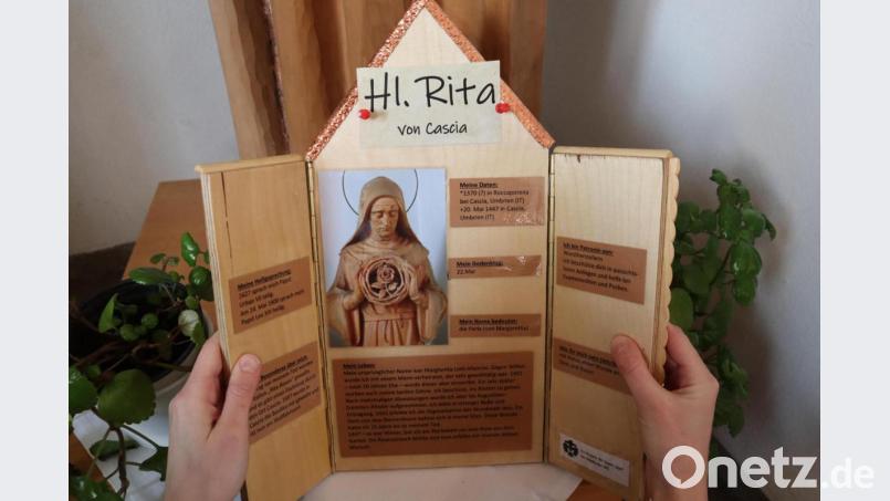 Neue Schilder für die Heiligenfiguren in der Stadtpfarrkirche St. Emmeram . Die Sippe &quot;Igel&quot; der Pfadfinder Windischeschenbach gestaltete die Schilder, als noch Treffen möglich waren. Jetzt sind sie Bild: wrm