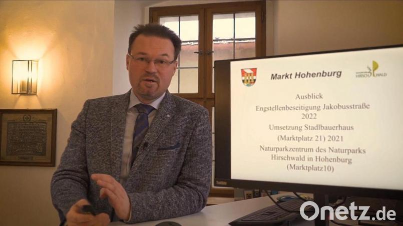 Aufgrund der Corona-Pandemie gibt es heuer die Bürgerversammlung in Hohenburg in digitaler Form. Auf der Homepage der Marktgemeinde kann man sie jederzeit zuhause in Ruhe anschauen – ganz ohne Maske. Bild: bö