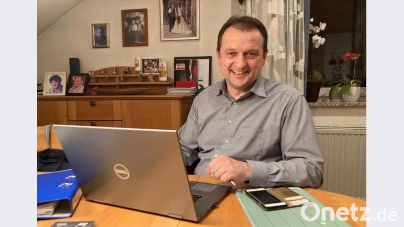 Homeoffice ist auch bei Leuchtenbergs Gemeindechef Anton Kappl angesagt. Hier entwickelt er Ideen für 2021. Bild: fz