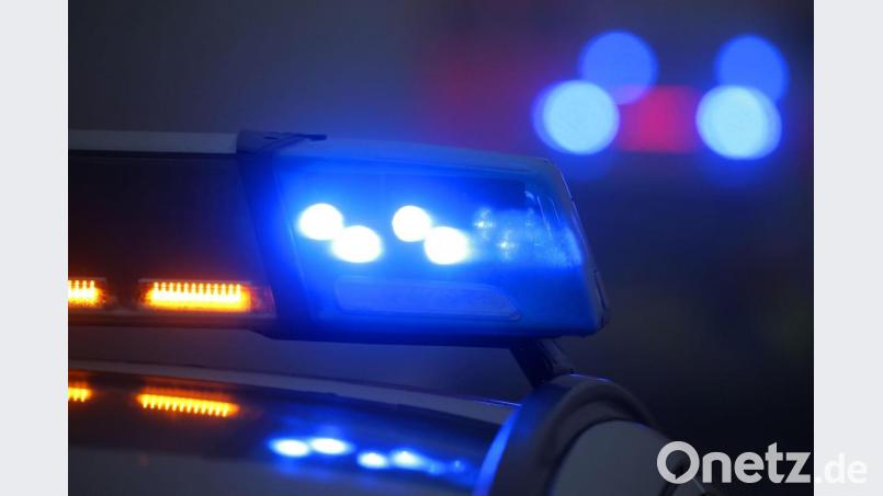 Ein Blaulicht leuchtet an einer Polizeistreife. Foto: Karl-Josef Hildenbrand/dpa/Symbolbild Bild: Karl-Josef Hildenbrand