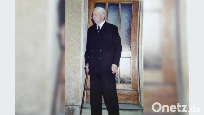 Bei ihrer konstituierenden Sitzung am 7. Februar 1946 wählten die elf Stadtratsmitglieder (sechs CSU, fünf SPD) Matthias Amann (SPD) zum 1. Bürgermeister in Hirschau. Die US-Militärregierung hatte ihm bereits am 19. Juli 1945 dieses Amt übertragen. Bild: Archiv Schulz