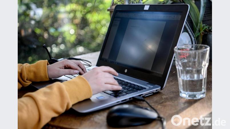 Das Arbeiten im Home-Office gehört mittlerweile zum Standard auch in unserer Region. Bild: Britta Pedersen/dpa-Zentralbild/dpa