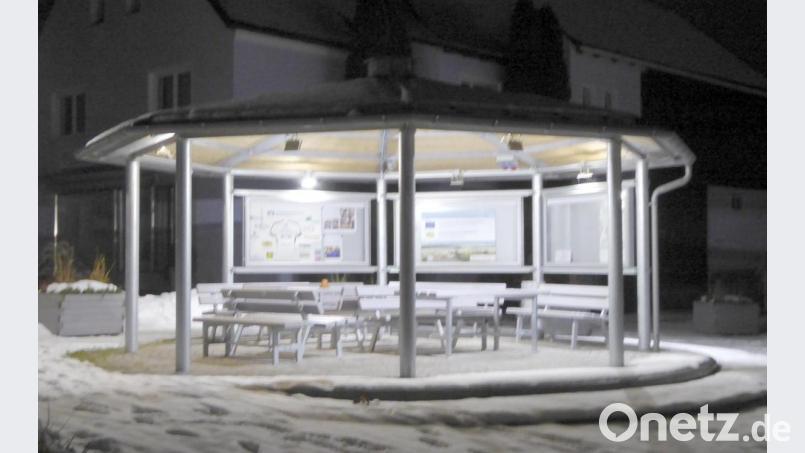Um die Beleuchtung des Pavillons auf dem Dorfplatz ging es in einem der Bürgeranträge. Bild: fsb