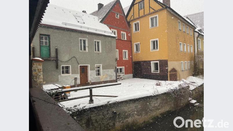 In knapp zwei Jahren soll das Bootshaus fertig sein, Café, kleines Hotel und Treffpunkt für Amberger und ihre Gäste. Früher war hier die Ballettschule Winter. Bild: ass