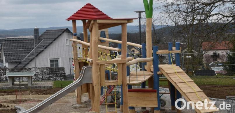 In Rosenberg gibt es nur noch zwei Spielplätze. Einer liegt an der August-Bebel-Straße (Bild), der andere im Gelände des Waldbades. Bild: Andreas Royer