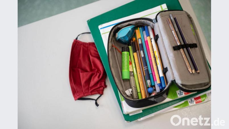 Ab Montag sollen in Bayern die ersten Schüler wieder ins Klassenzimmer dürfen. Bild: Marijan Murat/dpa
