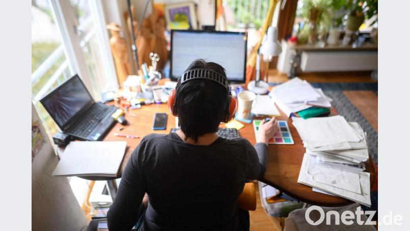 Arbeit im Homeoffice - ab jetzt durch die neue „SARS-CoV-2-Arbeitsschutzverordnung“ mehr oder weniger „verpflichtend“. Bild: Sebastian Gollnow/dpa